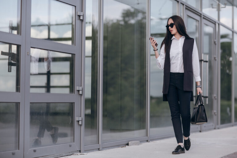 Dlaczego warto wybrać drzwi zewnętrzne przeszklone